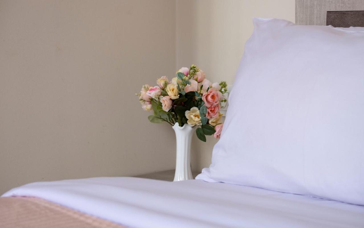 Art Hotel Батумі Екстер'єр фото